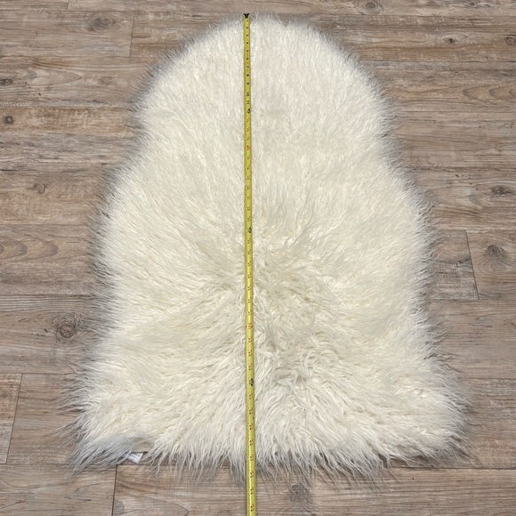 Threshold Sheepskin Rug - Picture 7 of 7